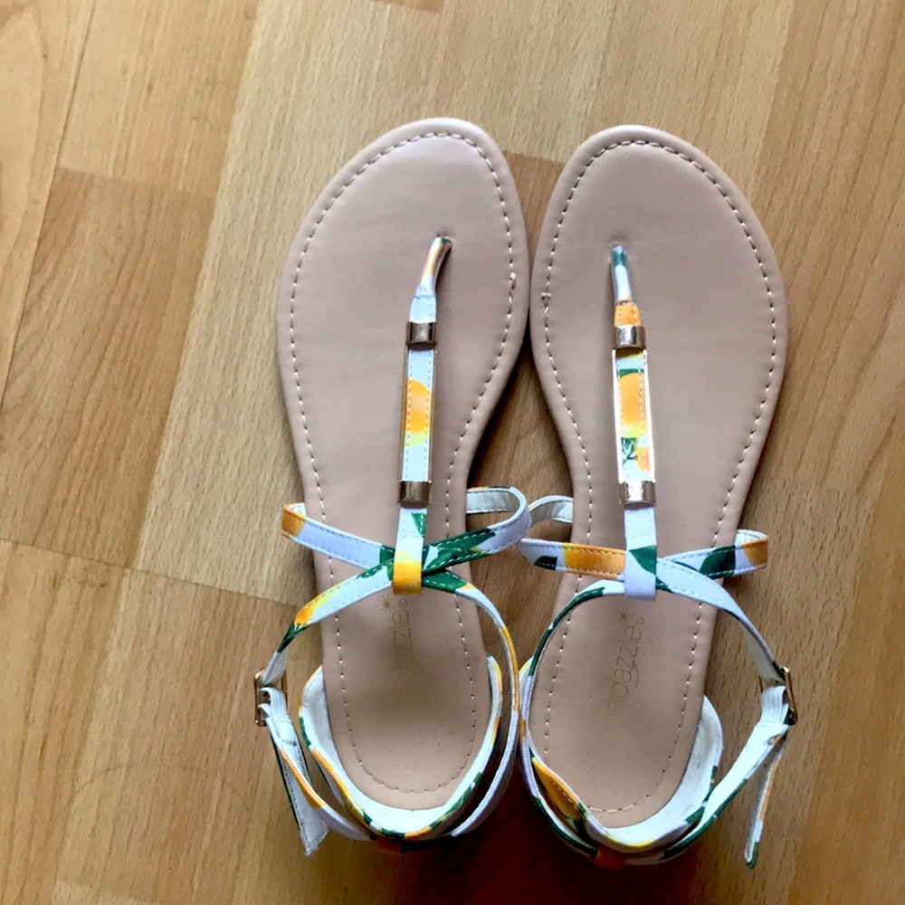 LIKE NEW lemon pattern sandals